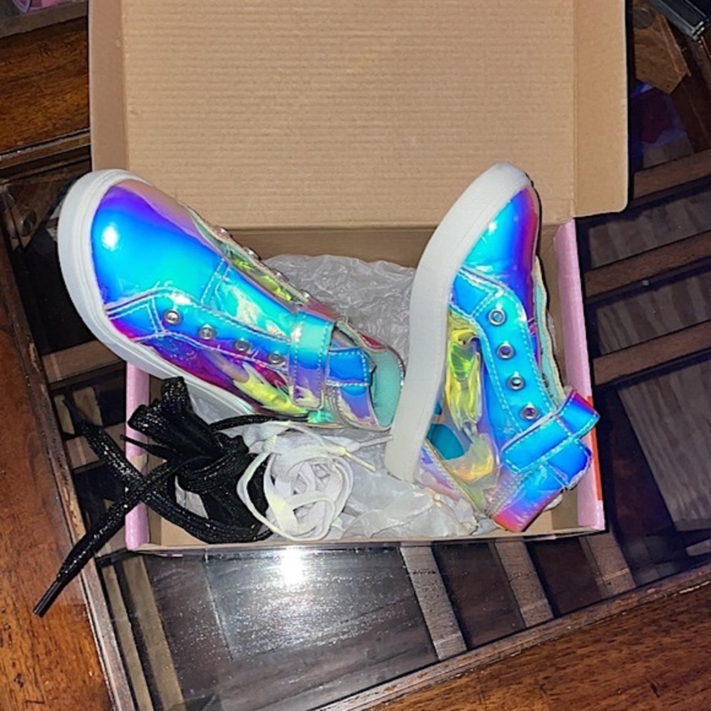 Girls JoJo sneaker size 11